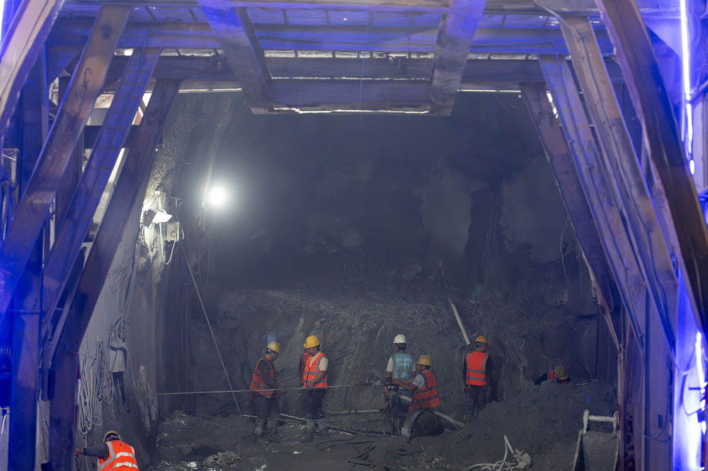 
上海交通大学附属第九人民医院冒小燕医生黄牛预约代挂号电话一带一路故事绘｜中吉乌铁路建设的奋进图景