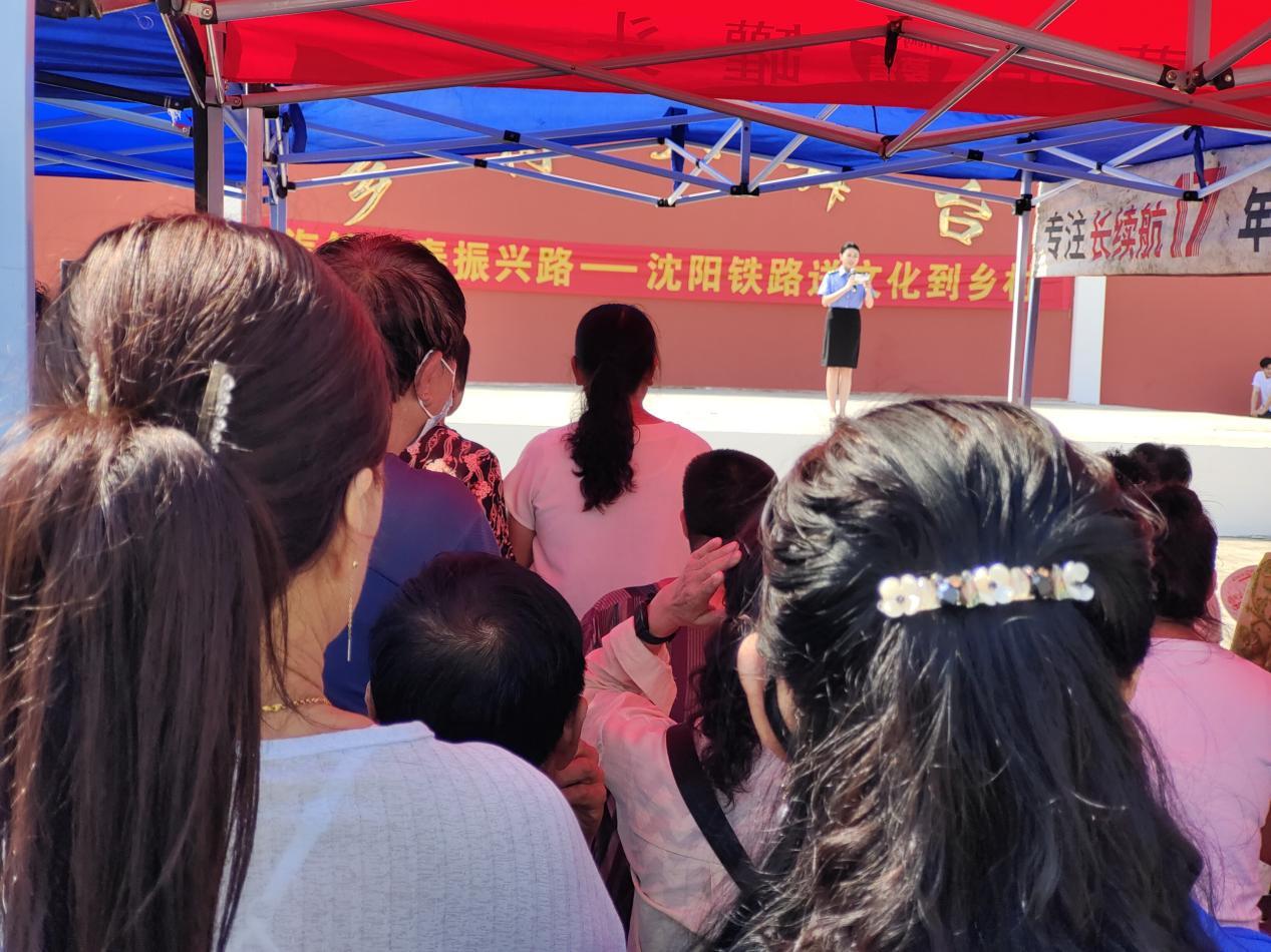 
复旦大学附属肿瘤医院叶定伟医生黄牛预约代挂号电话发展优势特色产业 助力村民增收致富