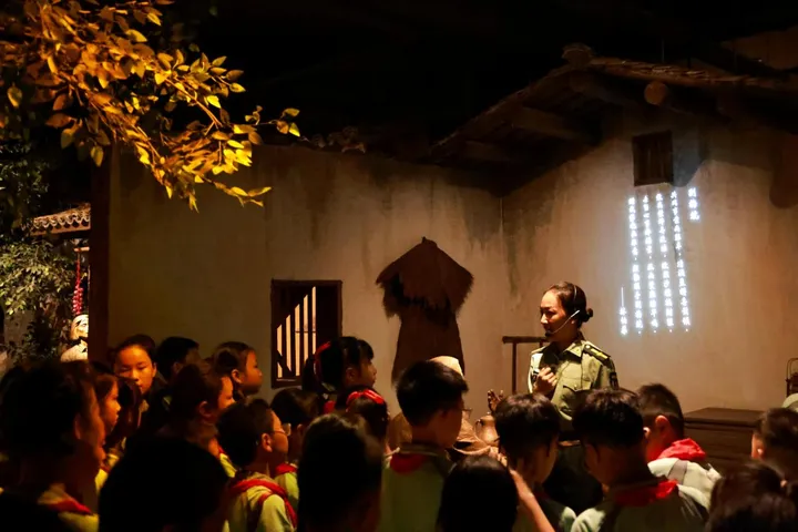 湖南各大医院黄牛挂号电话“站在红军走过的地方,字字句句都有了分量”