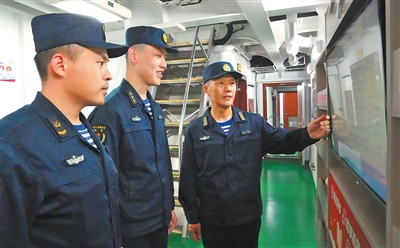 
重庆医科大学附属第二医院谢崇义医生黄牛预约代挂号电话精武强能 逐梦海天（最美新时代革命军人）