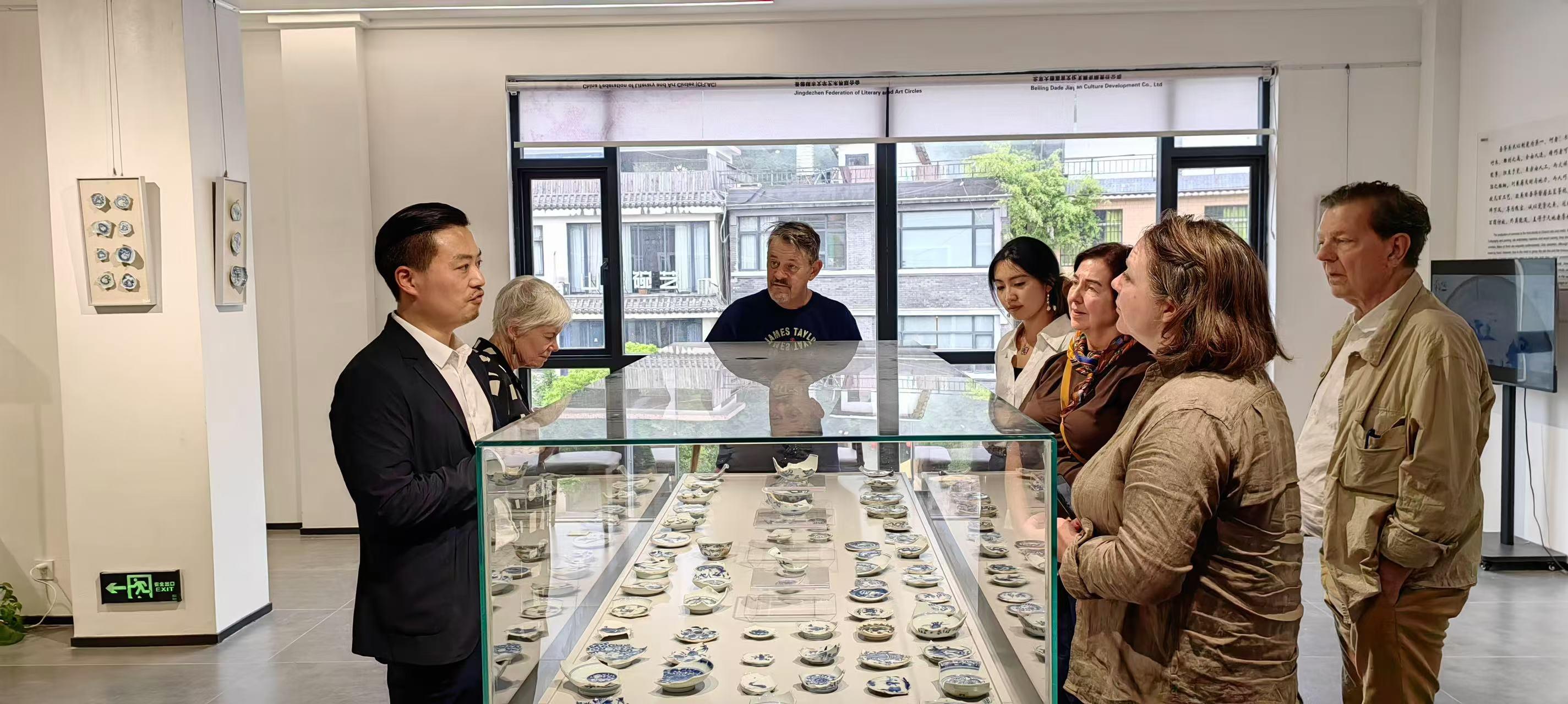 
北京同仁医院张娜医生黄牛预约代挂号电话外国游客爱上“Chinamaxxing” 文旅行业如何接招？
