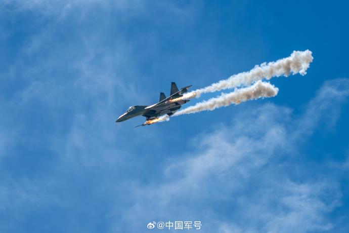 
重庆医科大学附属儿童医院王珊珊医生黄牛预约代挂号电话直冲云霄！一组图感受战鹰伴月起飞的“硬核浪漫”