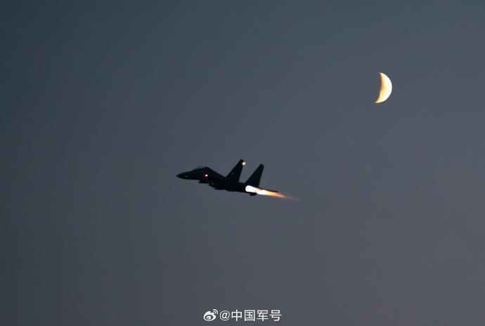 
重庆医科大学附属儿童医院王珊珊医生黄牛预约代挂号电话直冲云霄！一组图感受战鹰伴月起飞的“硬核浪漫”