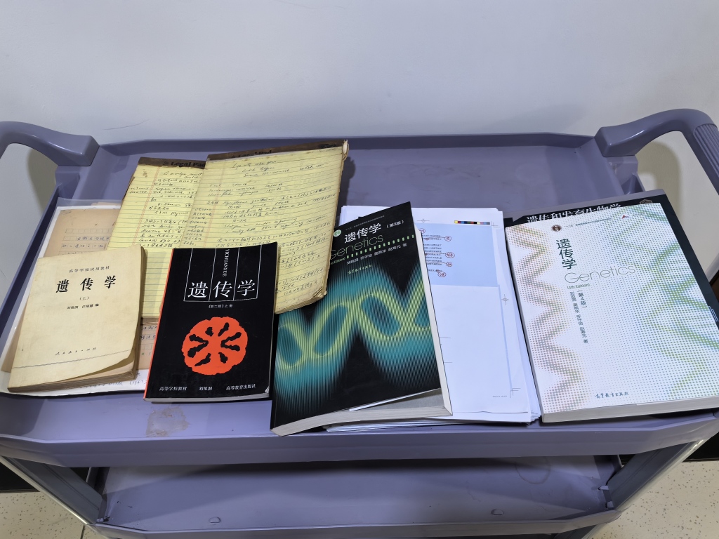 
重庆医科大学附属医院罗玩元医生黄牛预约代挂号电话青春华章｜一本教材、一门课程，四代教师近70年坚守传承