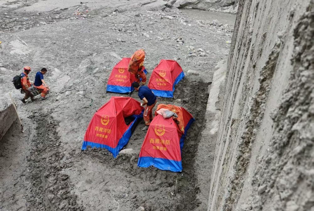 
陕西省人民医院黄牛号贩子票贩子代网上预约代挂号电话我在现场︱吉隆口岸核心受灾区的一夜