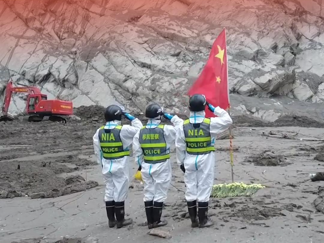 西藏吉隆口岸：国旗屹立 信念长存